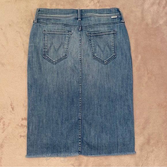 MOTHER Dresses & Skirts - Mother the peg step fray skirt size 24
